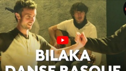 Le Collectif Bilaka fait danser la tradition et les abeilles contre la crise écologique