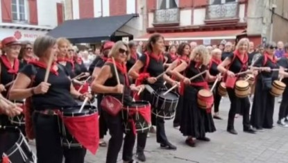 La Neska tamborrada a Saint Jean de Luz le 22 Août