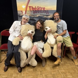 128 - Micro trottoir Avis du public - Theatre - Les nouveaux montreurs d'ours